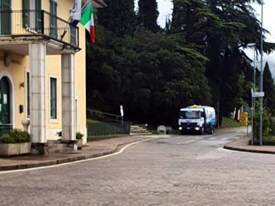 /media/11289/garda-uno-spazzamento-meccanico-a-paitone-05-06-20-02.jpg