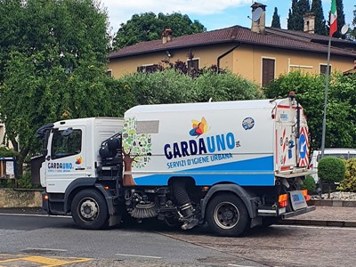 /media/11292/garda-uno-spazzamento-meccanico-a-paitone-05-06-20-05.jpg