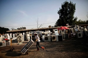 Reuters: un grande centro di riciclaggio dei rifiuti elettronici