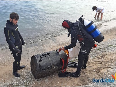 /media/12253/pulizia-fondali-garda-uno-a-fianco-di-sea-shepherd-dive-e-del-comune-di-salo_023.jpg