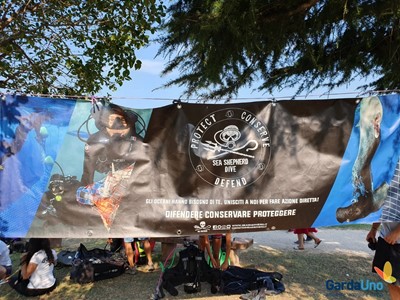 /media/10091/garda-uno-pulizia-dei-fondali-a-manerba-località-porto-torchio-002.jpg
