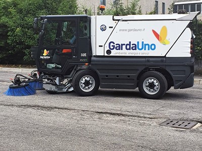 /media/11344/garda-uno-12-giugno-2020-operativa-nuova-spazzatice-a-salo-014.jpg