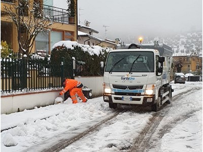 /media/13030/garda-uno-igiene-urbana-e-neve-natale-2020_014.jpg