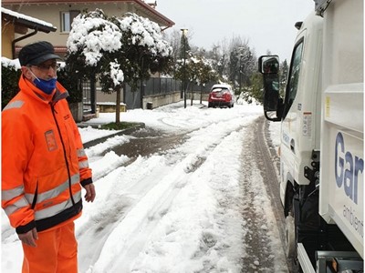 /media/13031/garda-uno-igiene-urbana-e-neve-natale-2020_015.jpg
