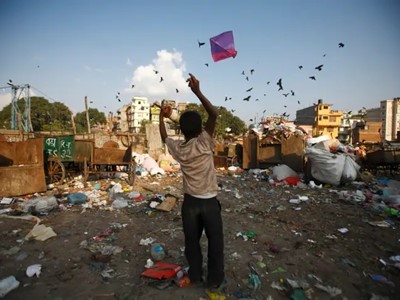 /media/13529/disturbing-photos-of-children-playing-in-garbage-businessinsidercom-reuters_007.jpg