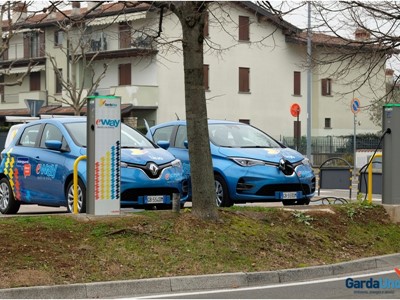 /media/16849/garda-uno_eway_inaugurazione_car_sharin_provaglio_014.jpg