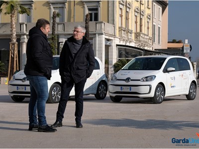 /media/17533/garda-uno-consegna-auto-elettriche-salo_005.jpg