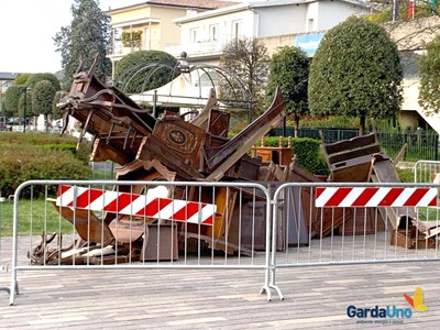 /media/18582/garda-uno-quando-i-mobili-abbandonati-si-fanno-arte-09.jpg