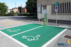 Ricarica elettrica: due nuove postazioni 100% Urban Green Mobility